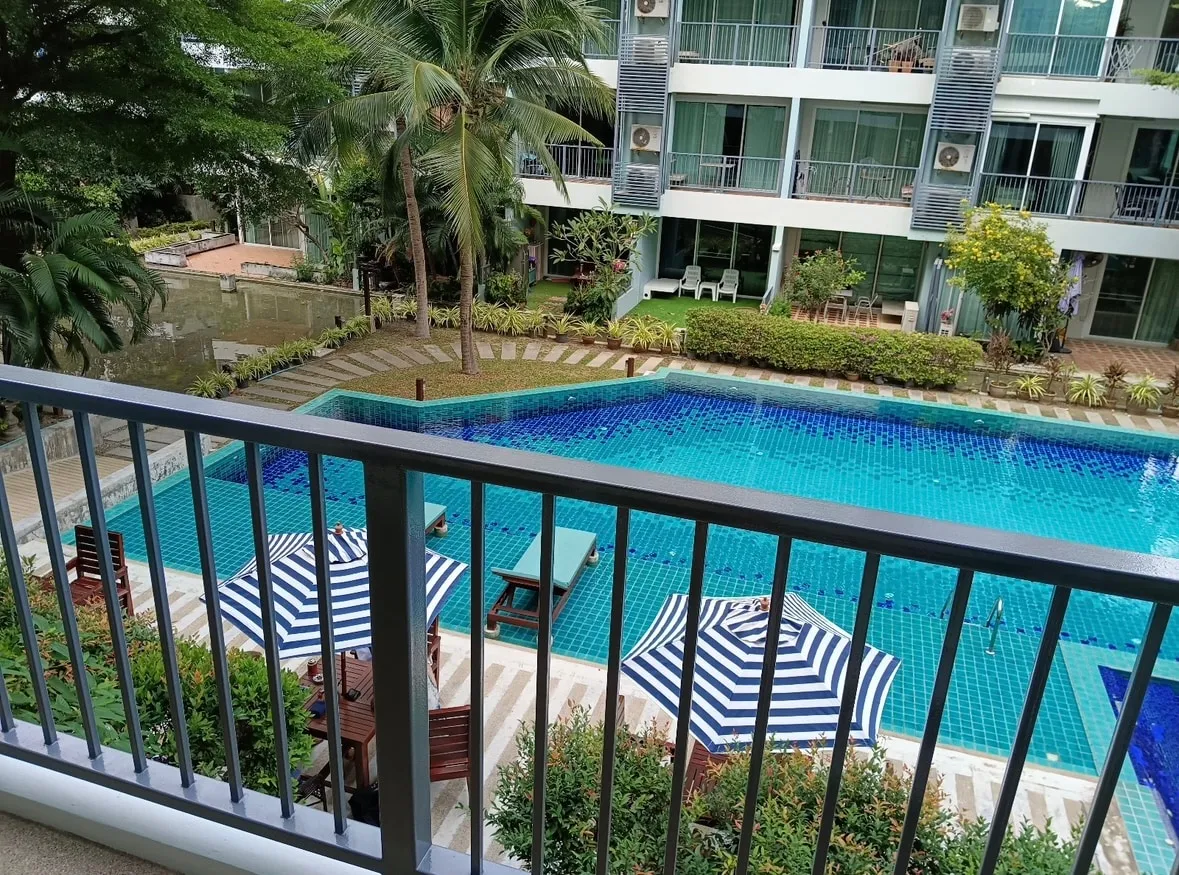 Pool view rental photo 9