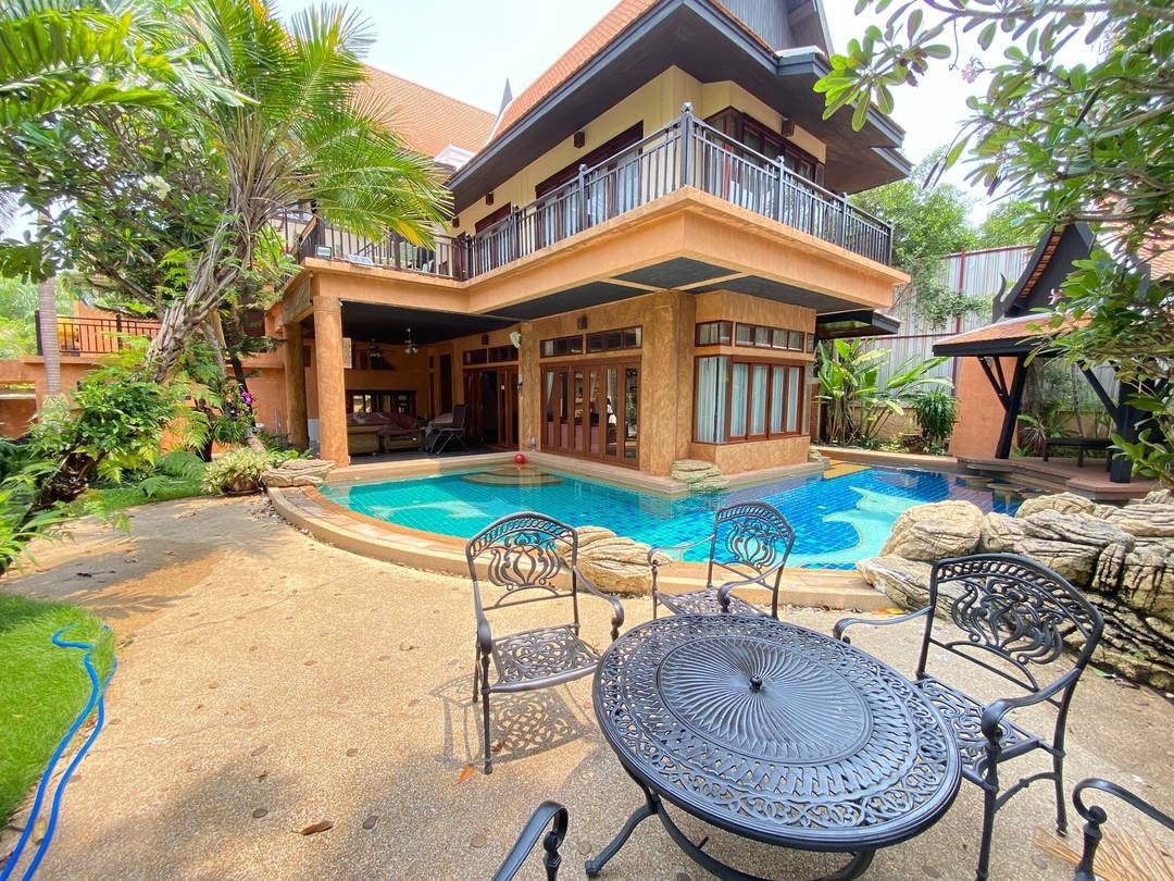 Nature Inspired Beachfront 4 Bed 5 Bath Pool Villa In Na Jomtien photo 21