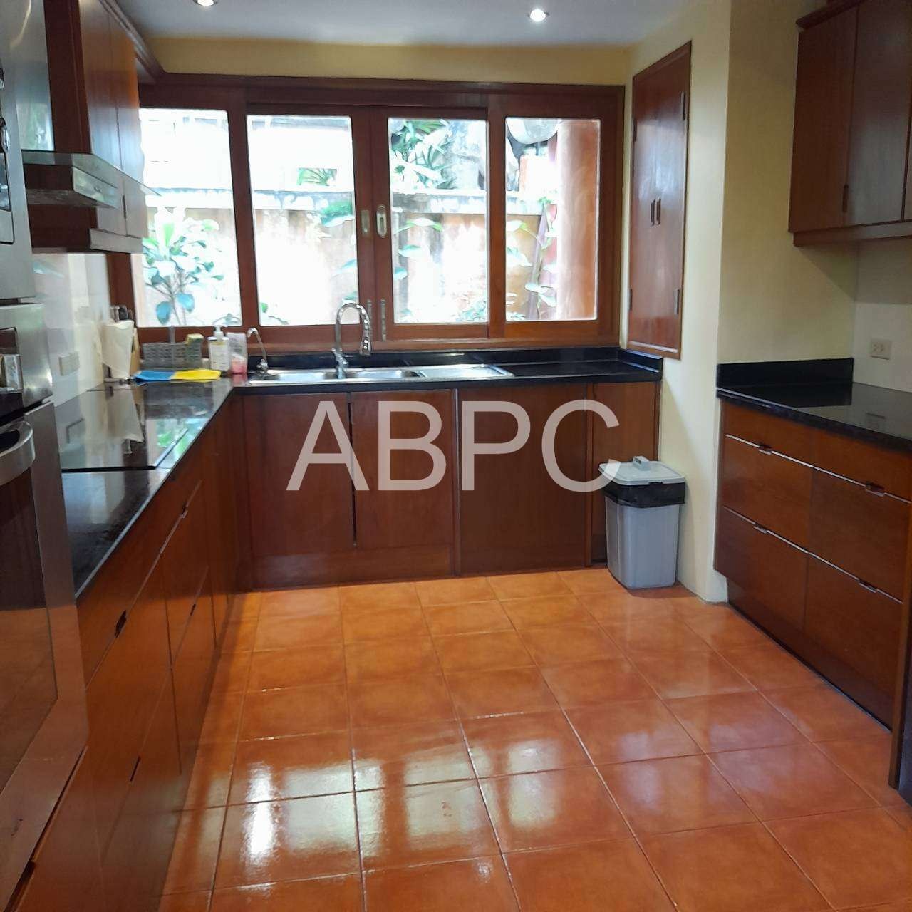 Nature Inspired Beachfront 4 Bed 5 Bath Pool Villa In Na Jomtien photo 16