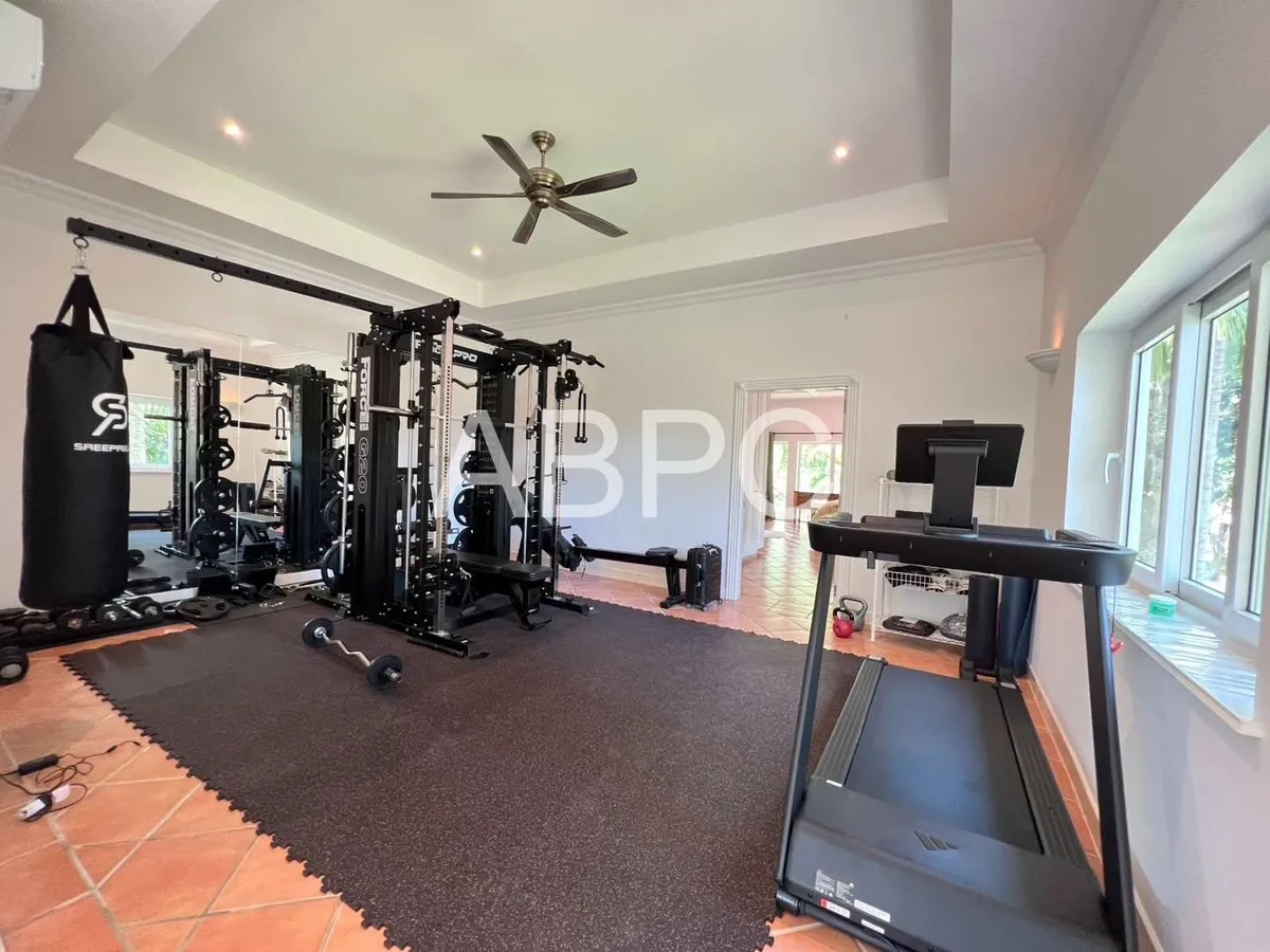 Five Bedroom Six Bathroom Pool Villa On Over One Rai of Land photo 11