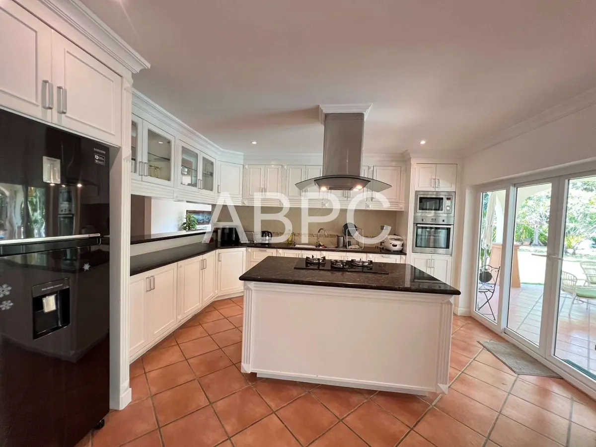 Five Bedroom Six Bathroom Pool Villa On Over One Rai of Land photo 12
