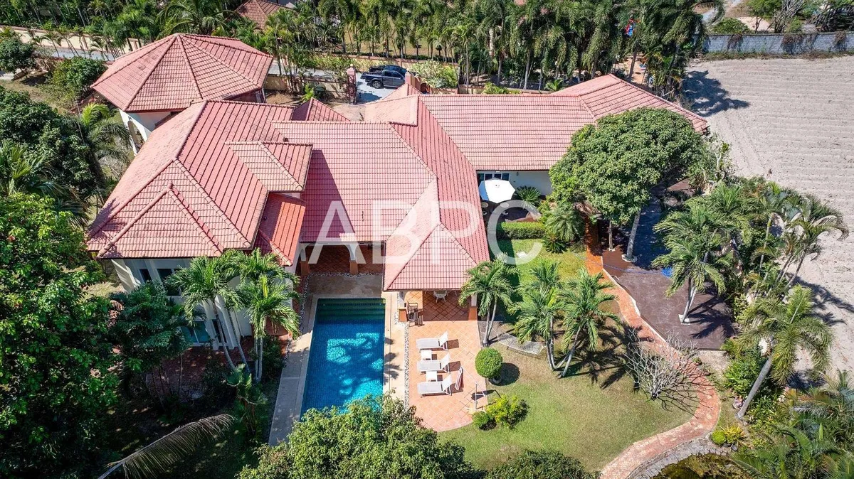 Five Bedroom Six Bathroom Pool Villa On Over One Rai of Land photo 3