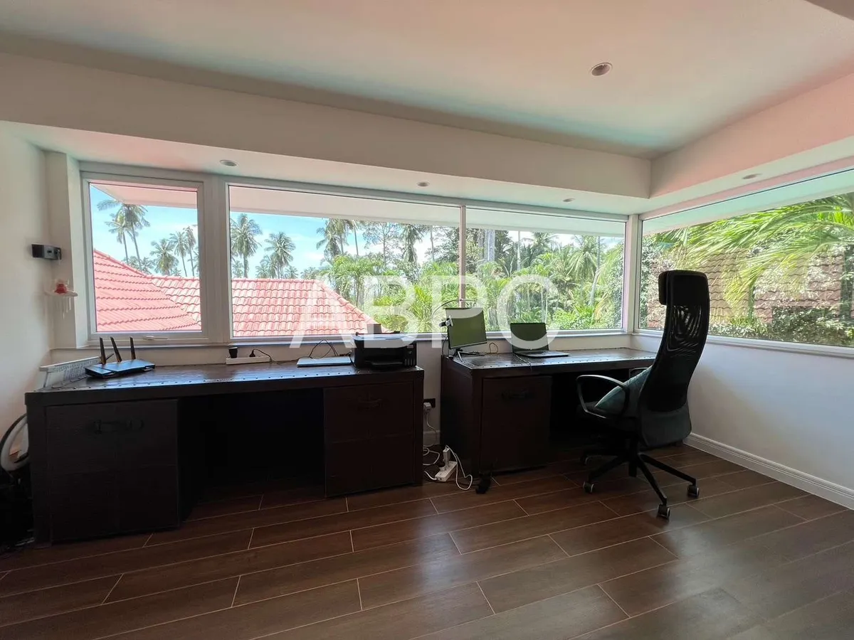 Five Bedroom Six Bathroom Pool Villa On Over One Rai of Land photo 21