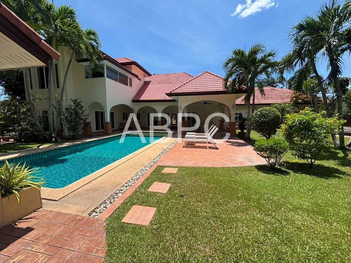 Five Bedroom Six Bathroom Pool Villa On Over One Rai of Land photo 26