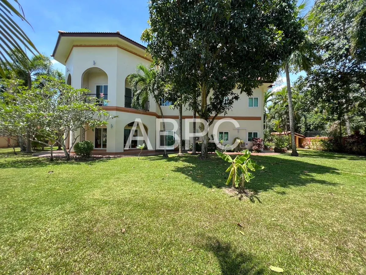 Five Bedroom Six Bathroom Pool Villa On Over One Rai of Land photo 27