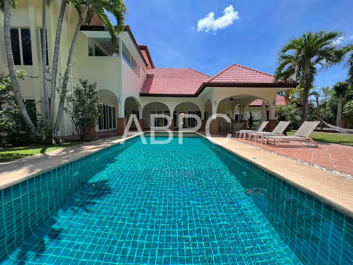 Five Bedroom Six Bathroom Pool Villa On Over One Rai of Land photo 30