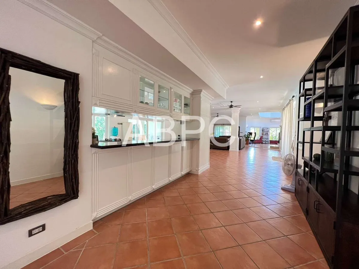 Five Bedroom Six Bathroom Pool Villa On Over One Rai of Land photo 31