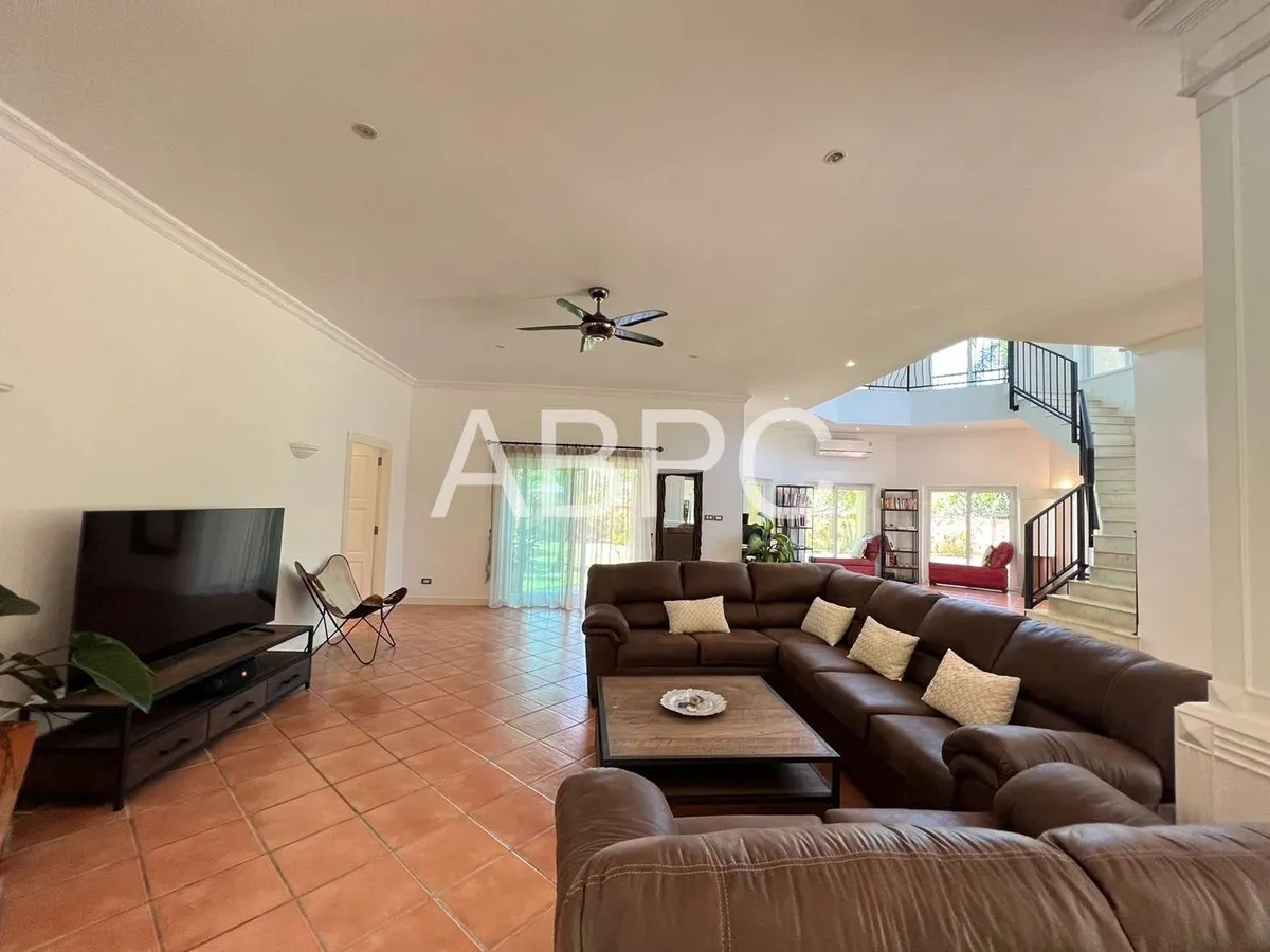 Five Bedroom Six Bathroom Pool Villa On Over One Rai of Land photo 34