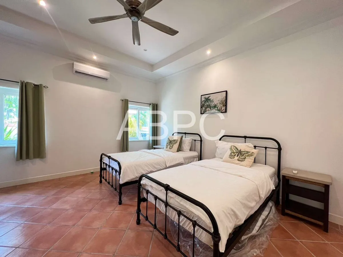 Five Bedroom Six Bathroom Pool Villa On Over One Rai of Land photo 35