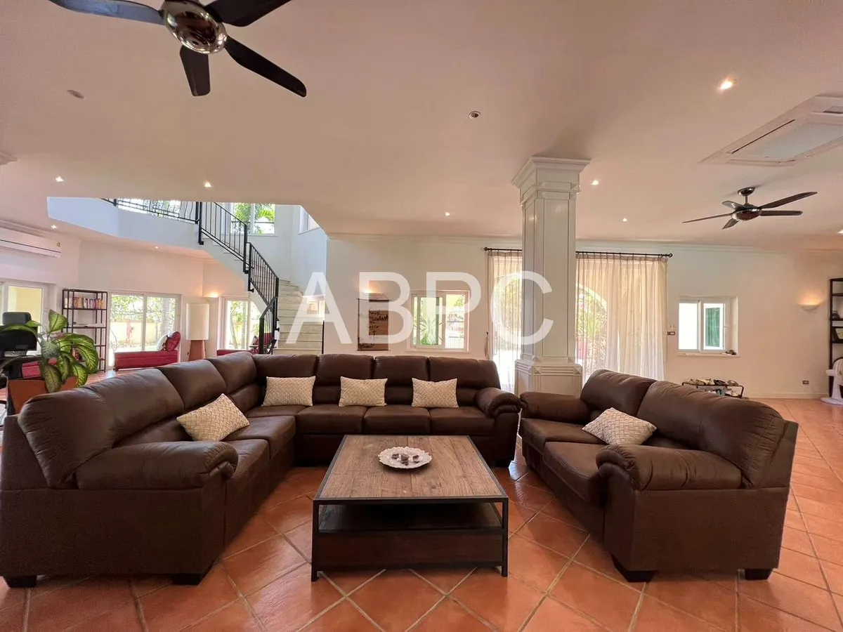 Five Bedroom Six Bathroom Pool Villa On Over One Rai of Land photo 5