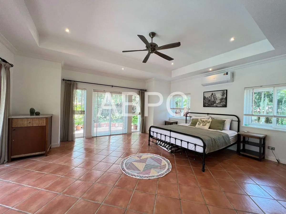 Five Bedroom Six Bathroom Pool Villa On Over One Rai of Land photo 9