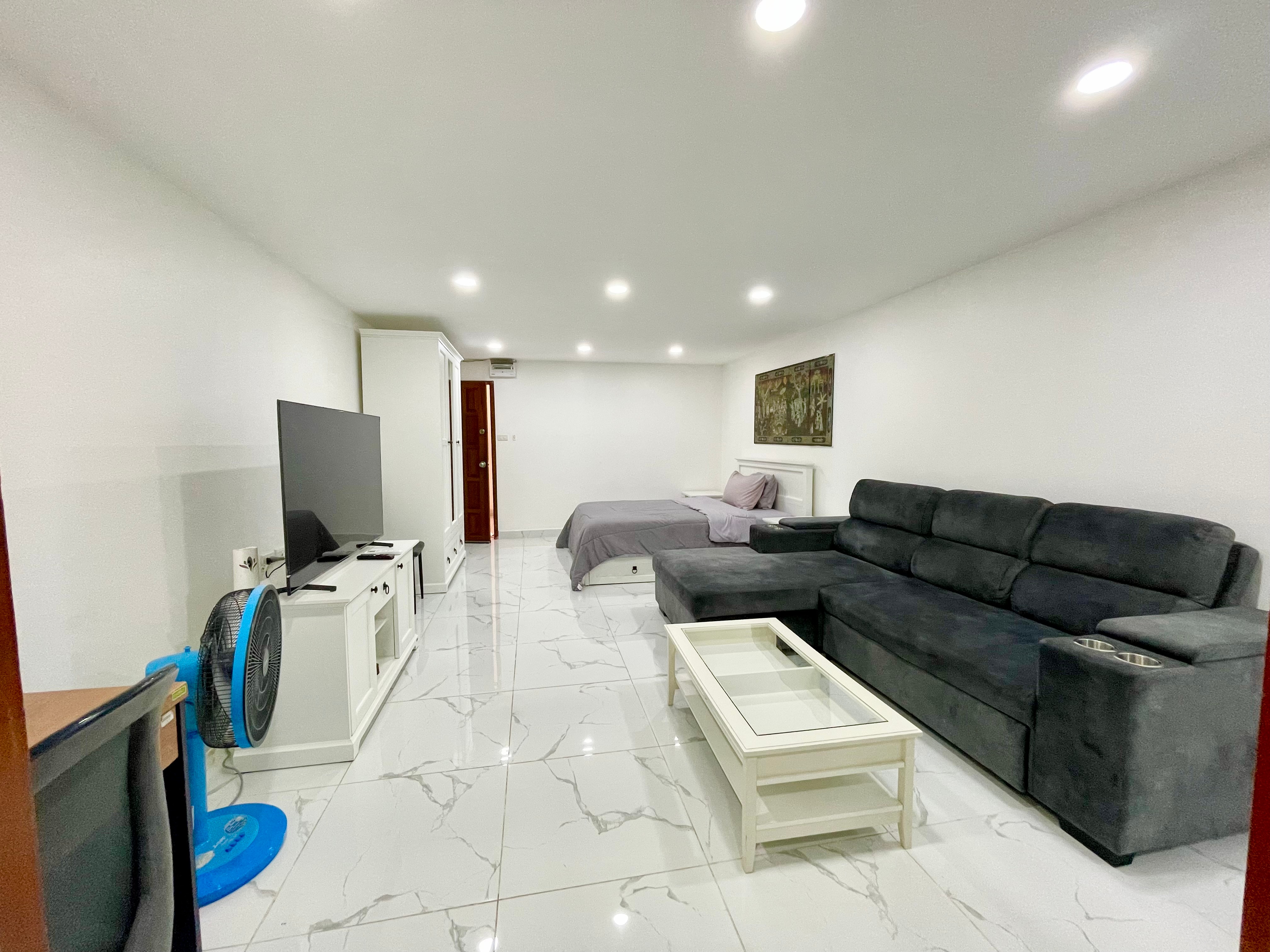 Studio Condo For Sale In Central Pattaya photo 17