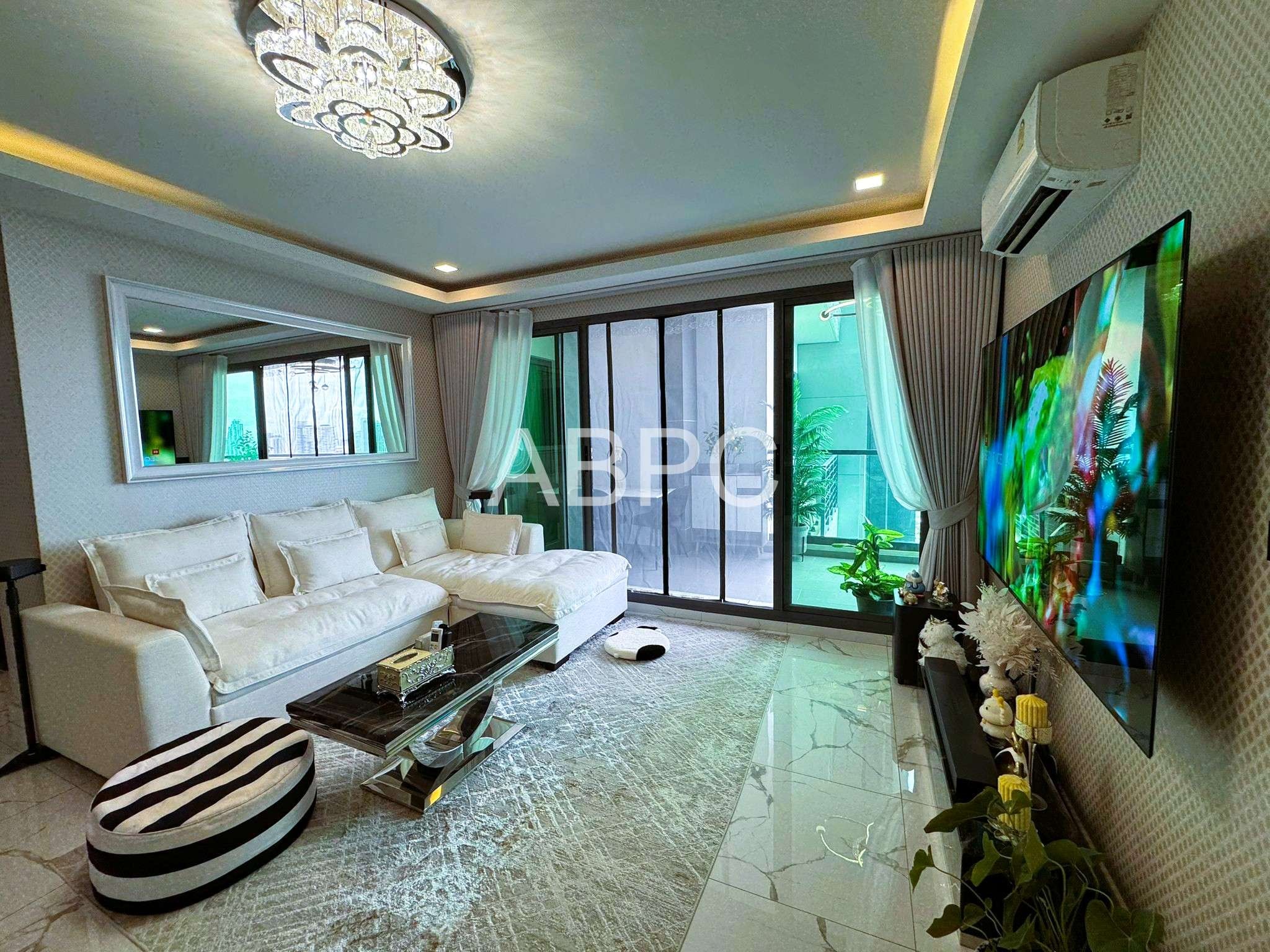 Luxury Ocean View 2 Bed 2 Bath Condo In Central Pattaya photo 21