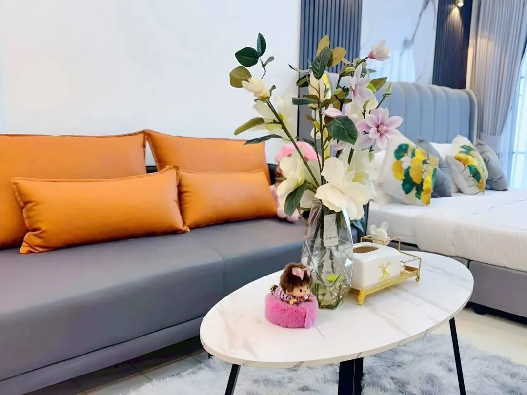 Stunning newly renovated studio photo 25