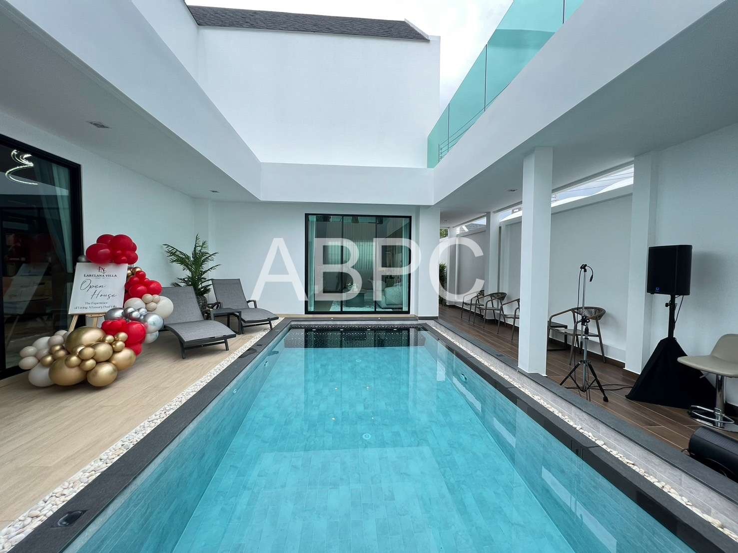 Pool Villa 4 Bedrooms 5 Bathrooms in Huay yai