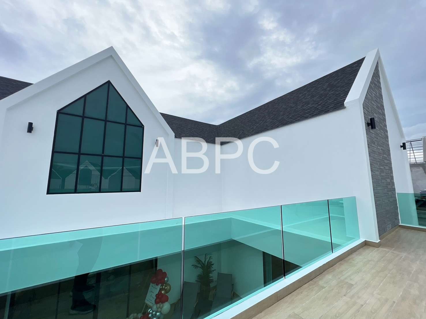 Pool Villa 4 Bedrooms 5 Bathrooms in Huay yai photo 2