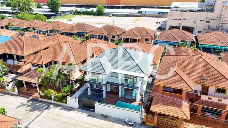 Brand New Pool Villa 6 bedrooms 7 bathrooms in South Pattaya for Sale photo 3