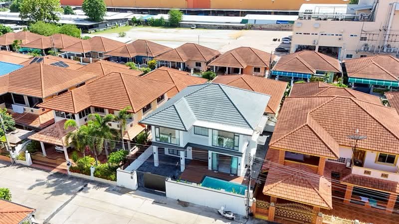 Brand New Pool Villa 6 bedrooms 7 bathrooms in South Pattaya for Sale photo 16