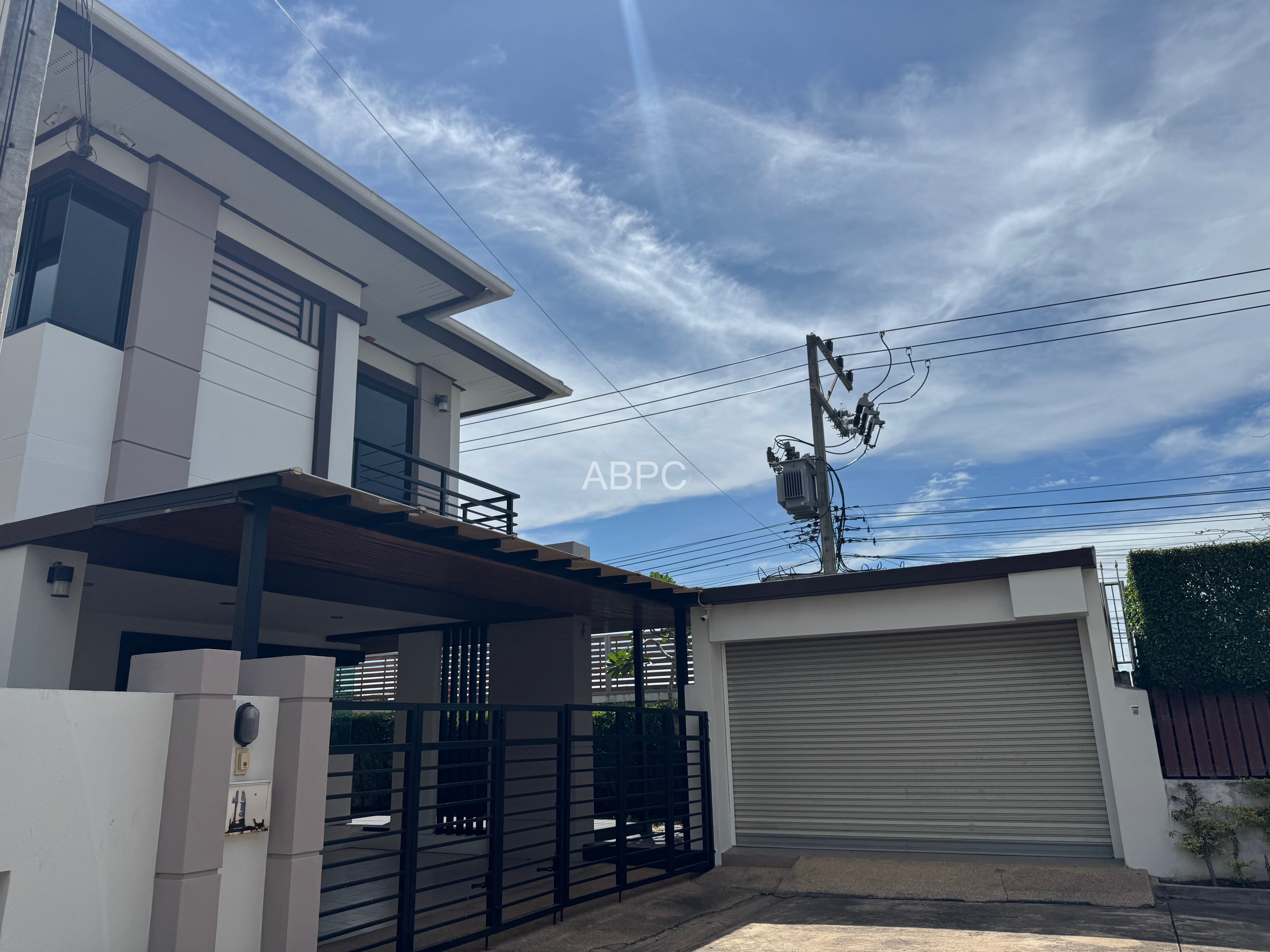 3 Bedroom 2 Bathroom House in Naklua