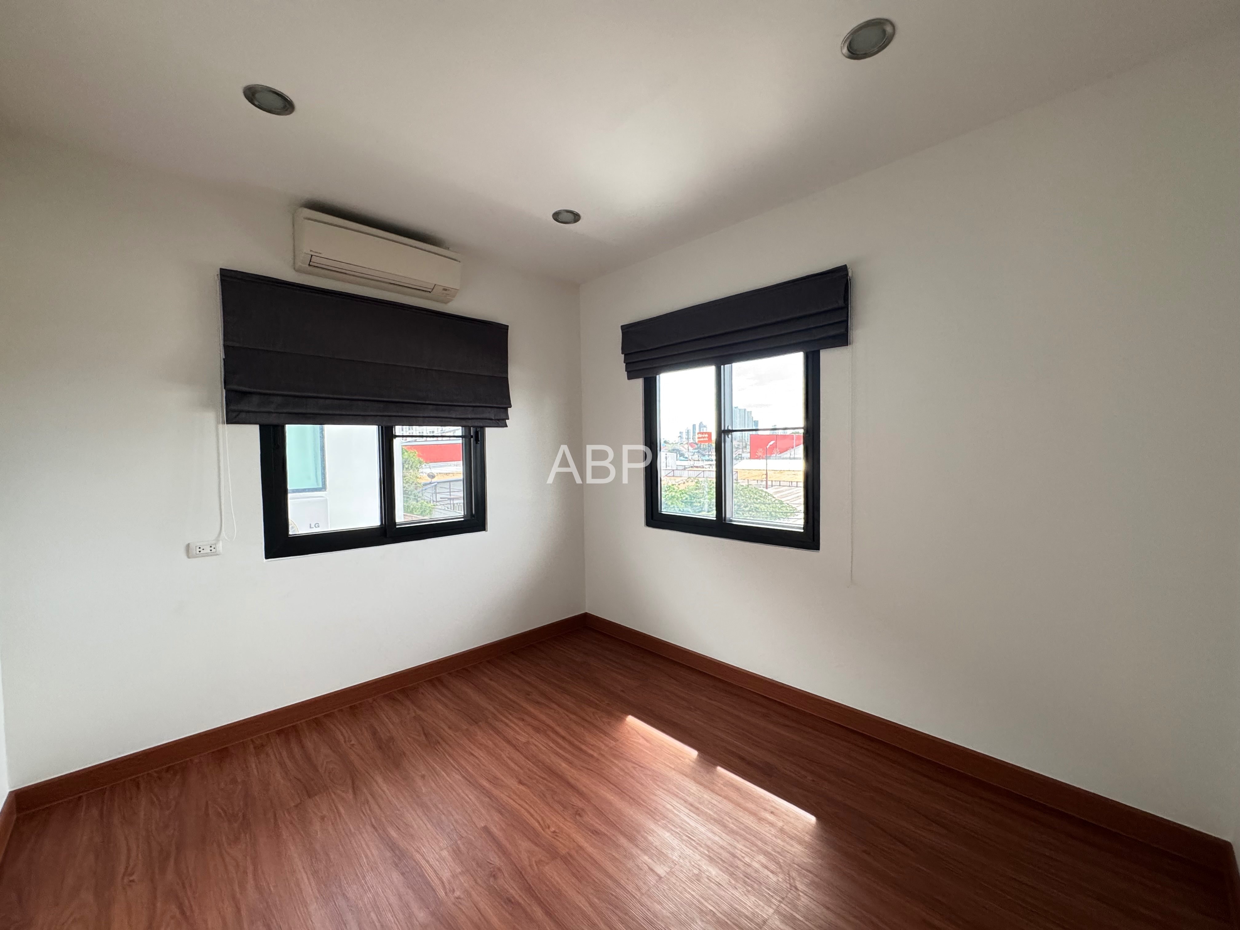 3 Bedroom 2 Bathroom House in Naklua photo 2