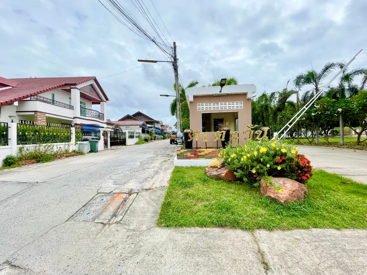 House With Private Pool Just 25K