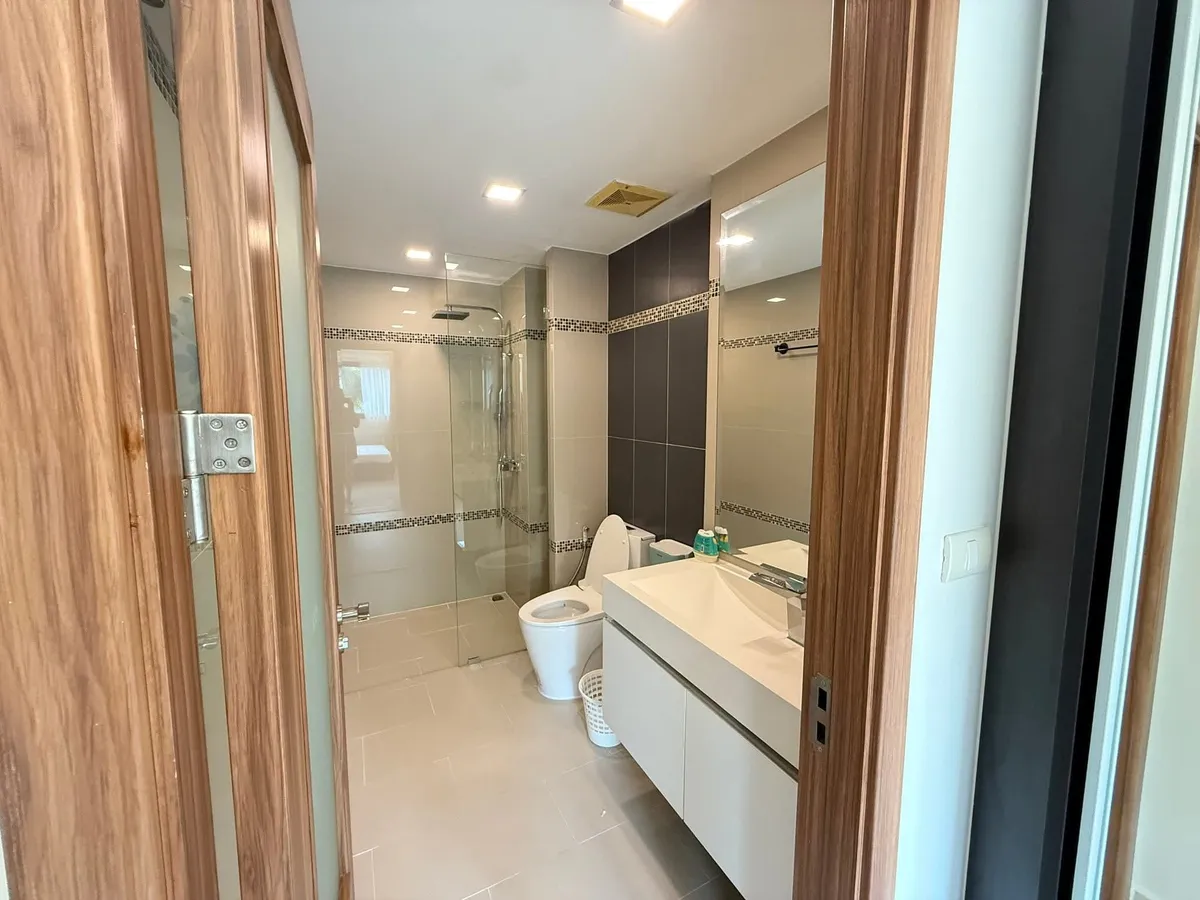 Beautiful Pool View 1 bedroom in Wongamat for Sale photo 16