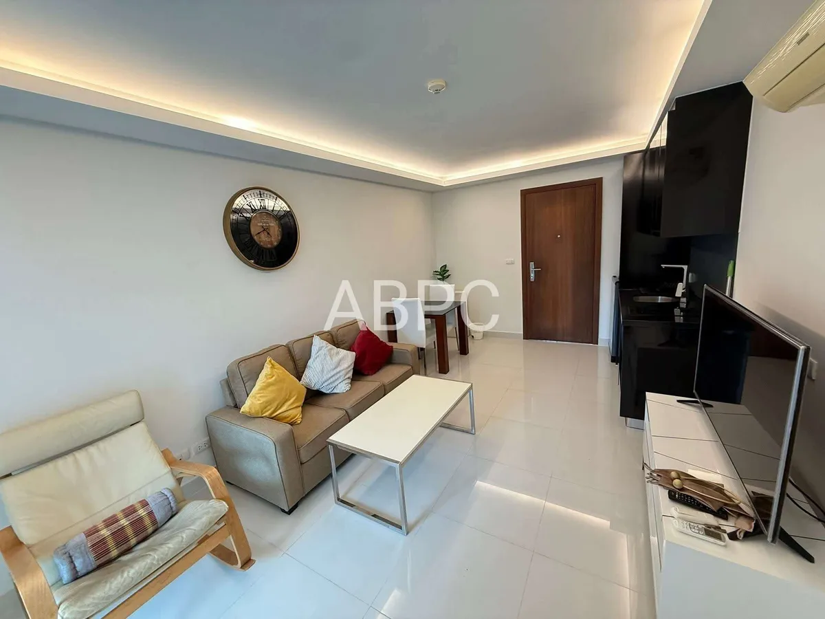 Beautiful Pool View 1 bedroom in Wongamat for Sale photo 3