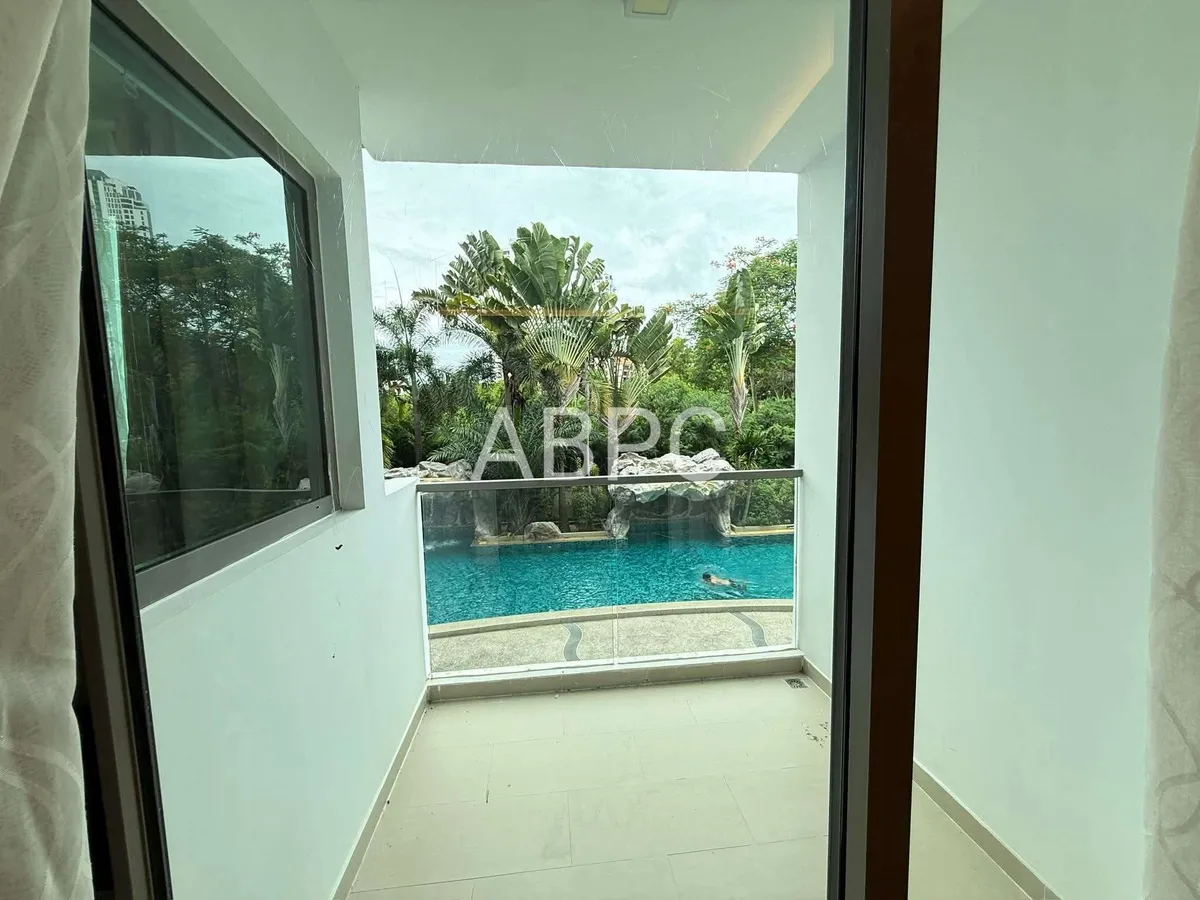 Beautiful Pool View 1 bedroom in Wongamat for Sale photo 9