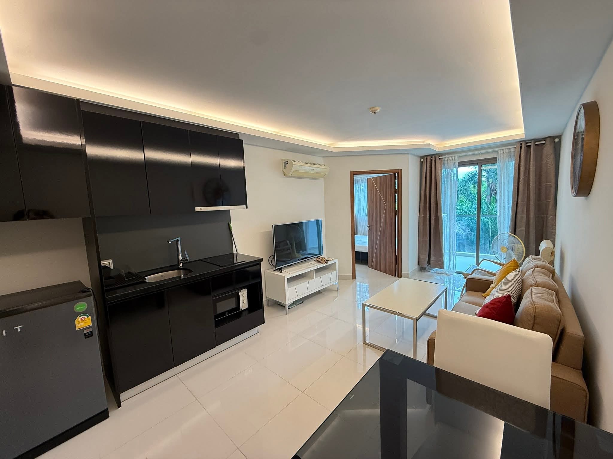 Beautiful Pool View 1 bedroom in Wongamat for Sale photo 13