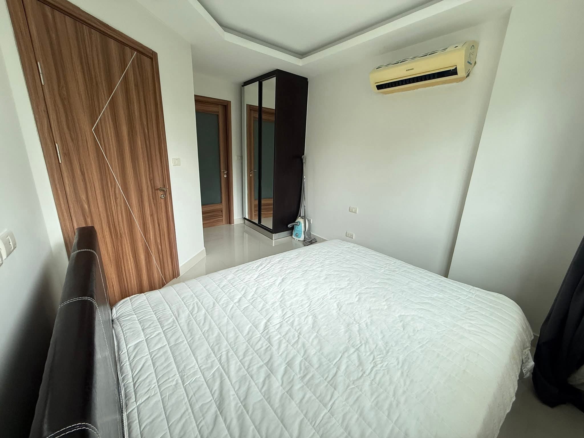 Beautiful Pool View 1 bedroom in Wongamat for Sale photo 19