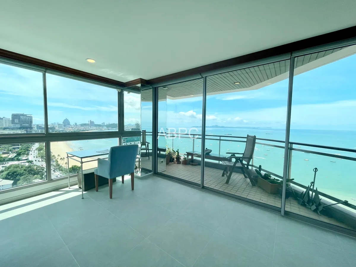 Two Bedroom Two Bathroom In Luxury Beachfront Condominium photo 2
