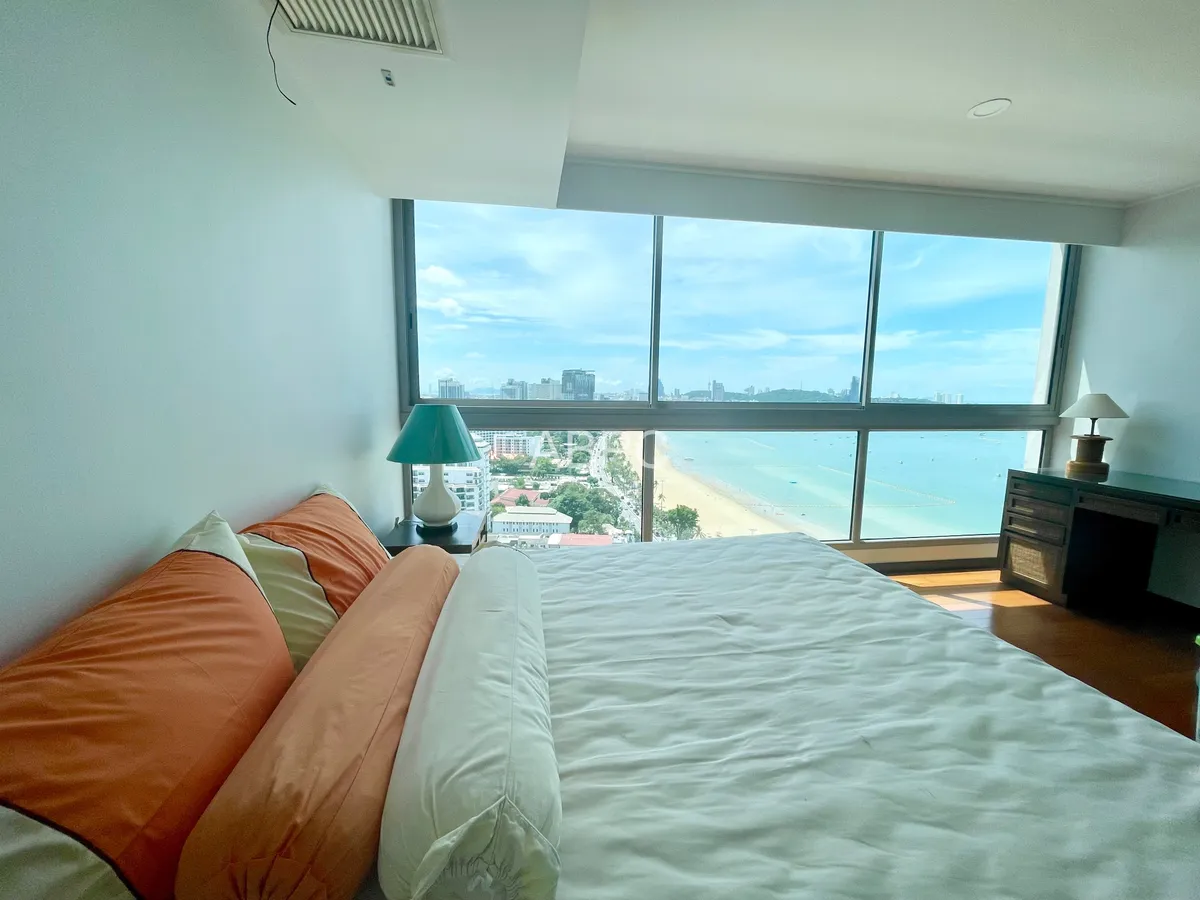 Two Bedroom Two Bathroom In Luxury Beachfront Condominium photo 4