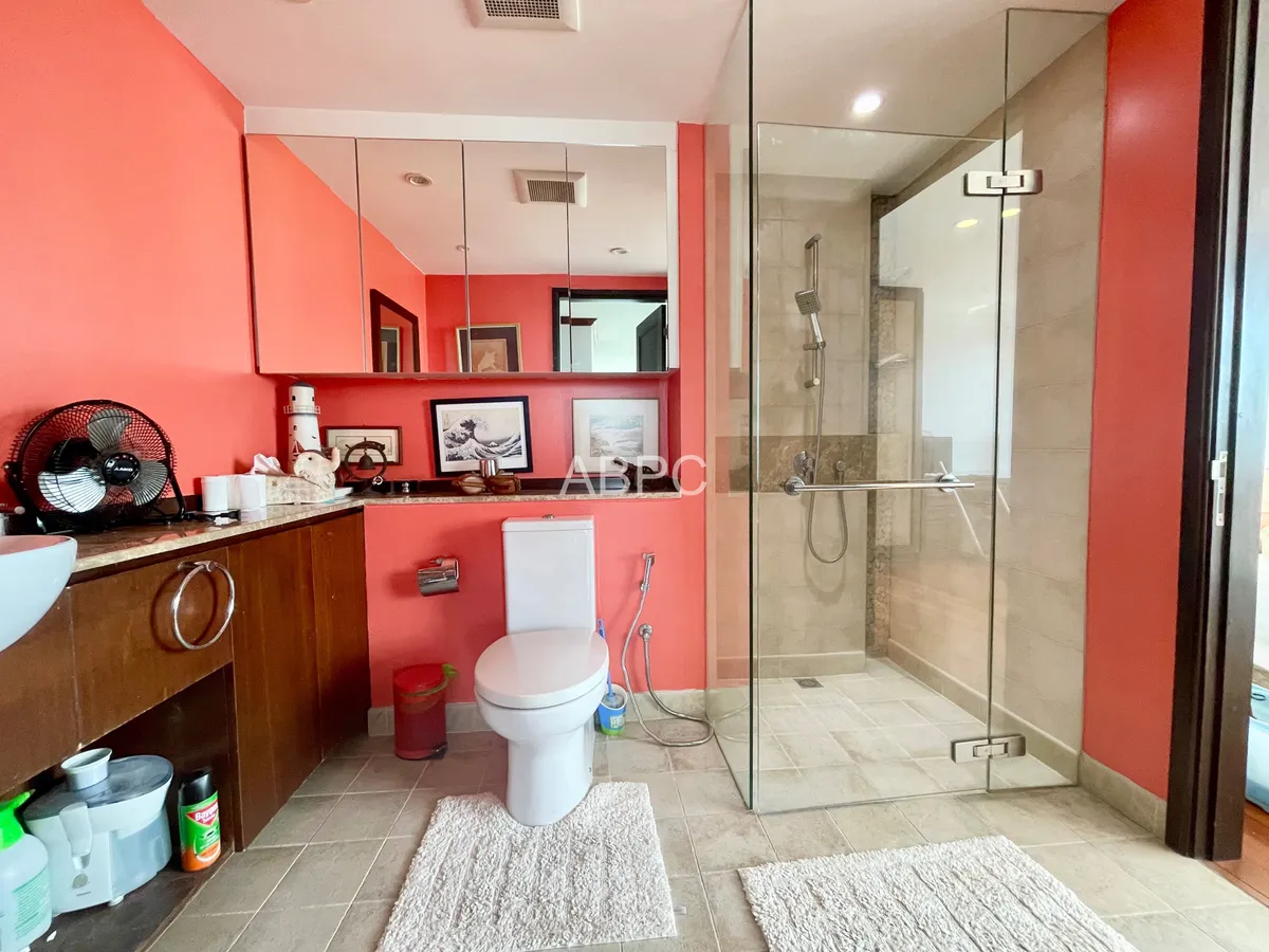 Two Bedroom Two Bathroom In Luxury Beachfront Condominium photo 5