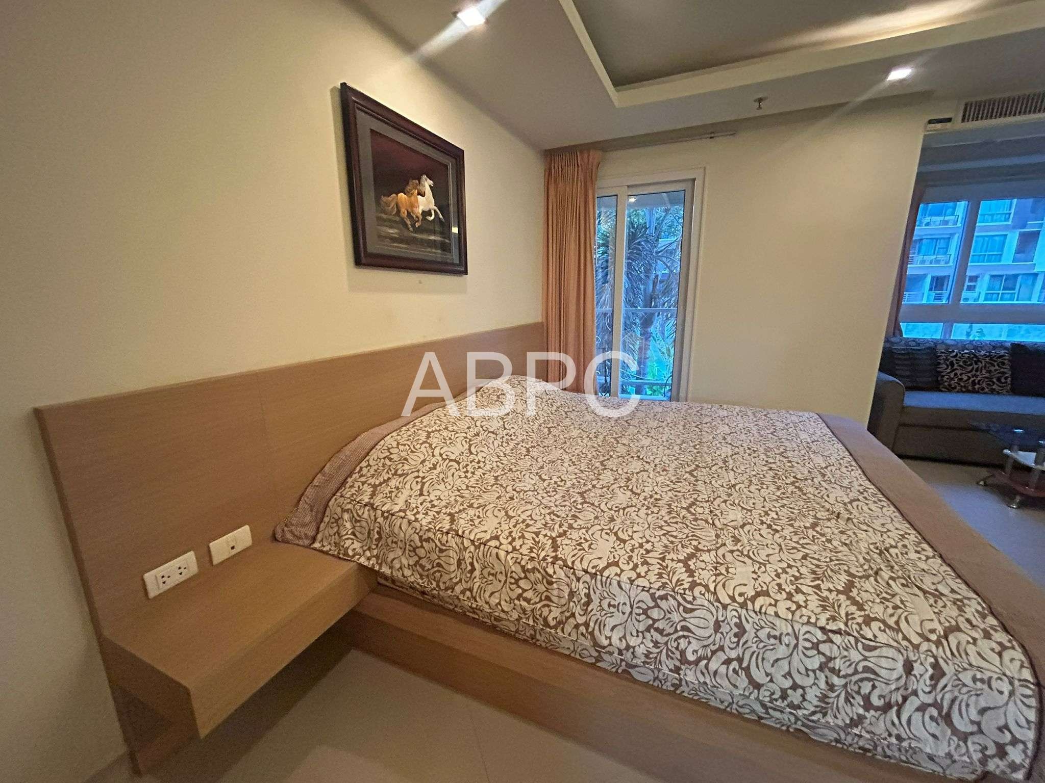 Studio Confo For Rent In central Pattaya photo 9