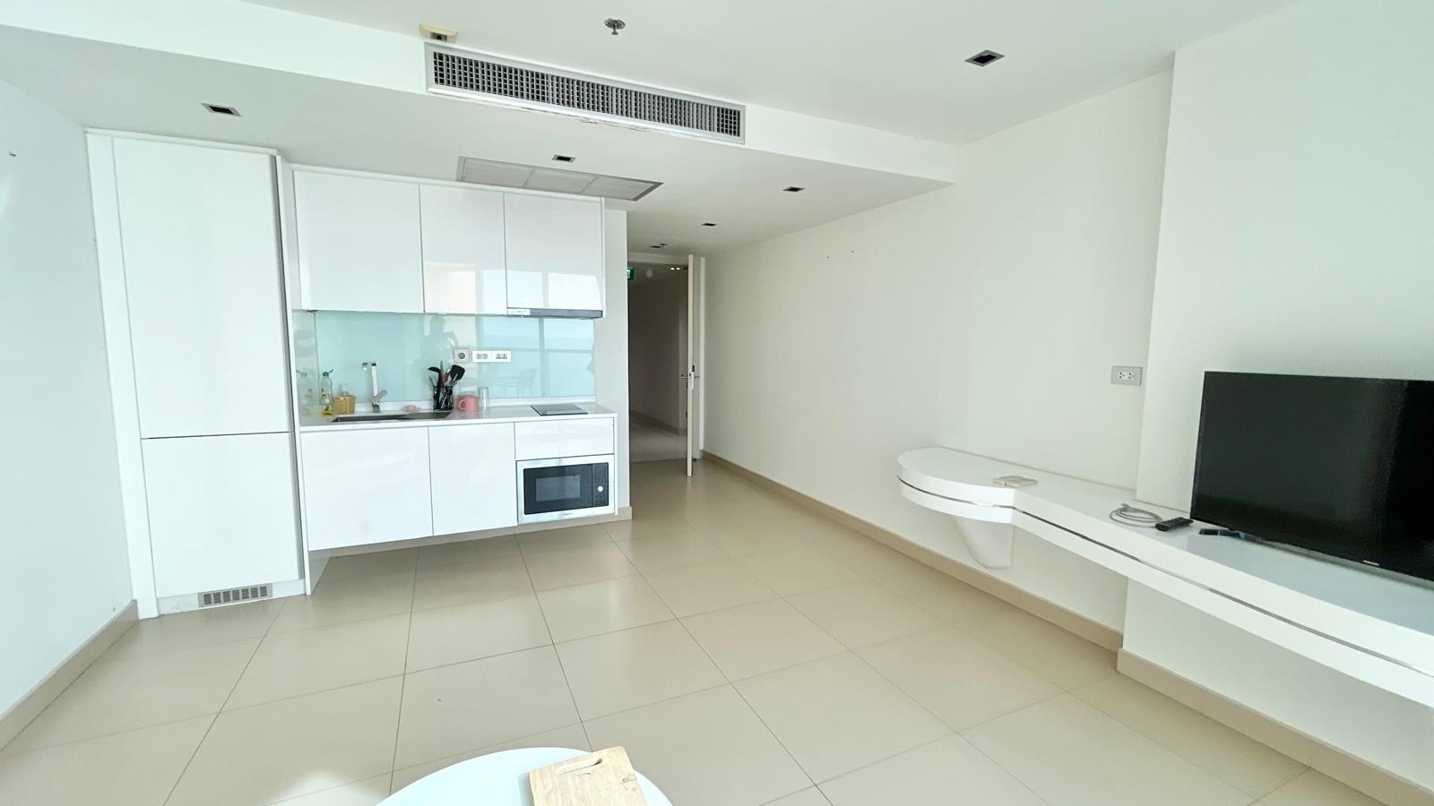 Ocean View Condo For Rent in Prahtamnak photo 18