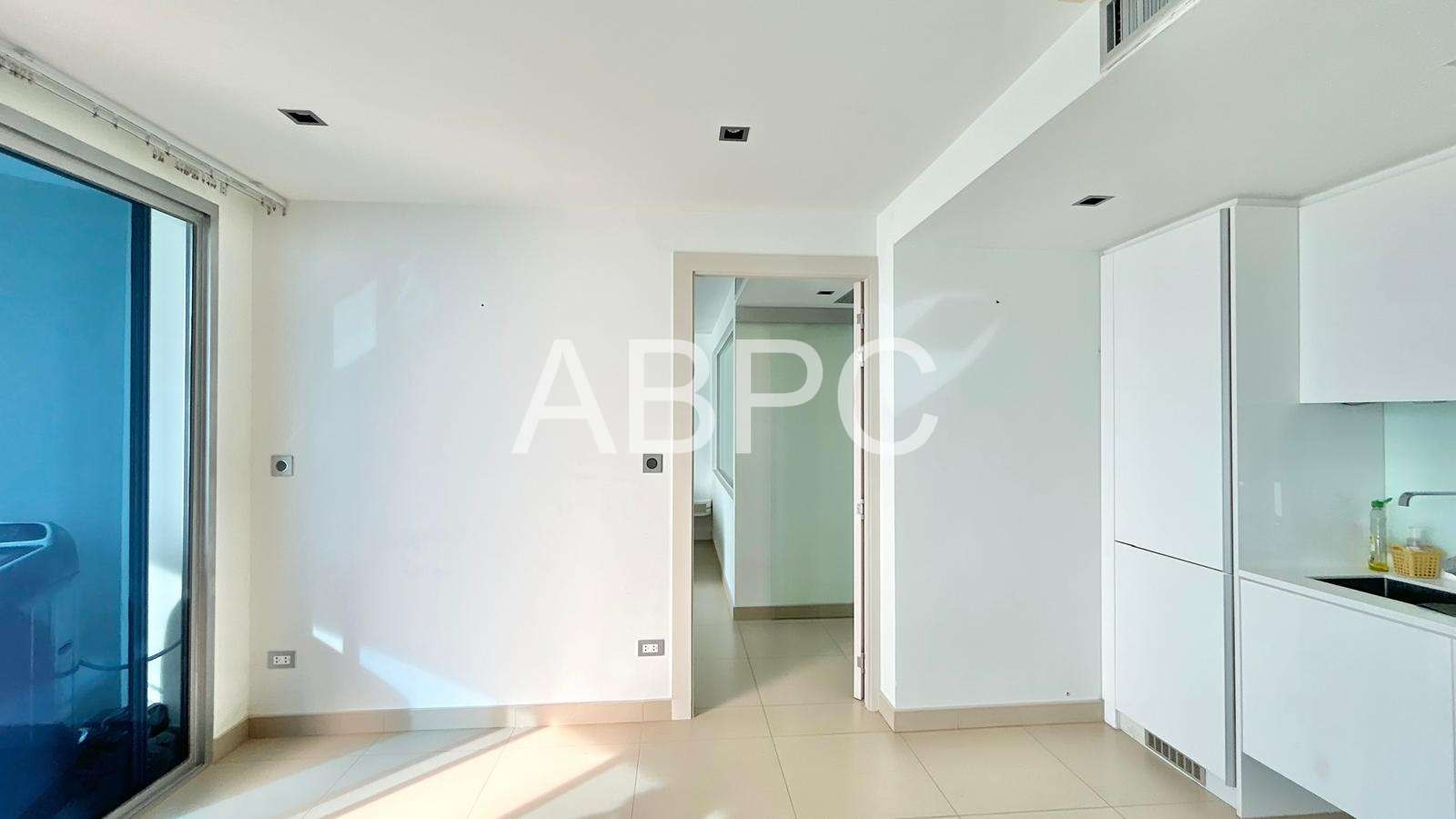 Ocean View Condo For Rent in Prahtamnak photo 6