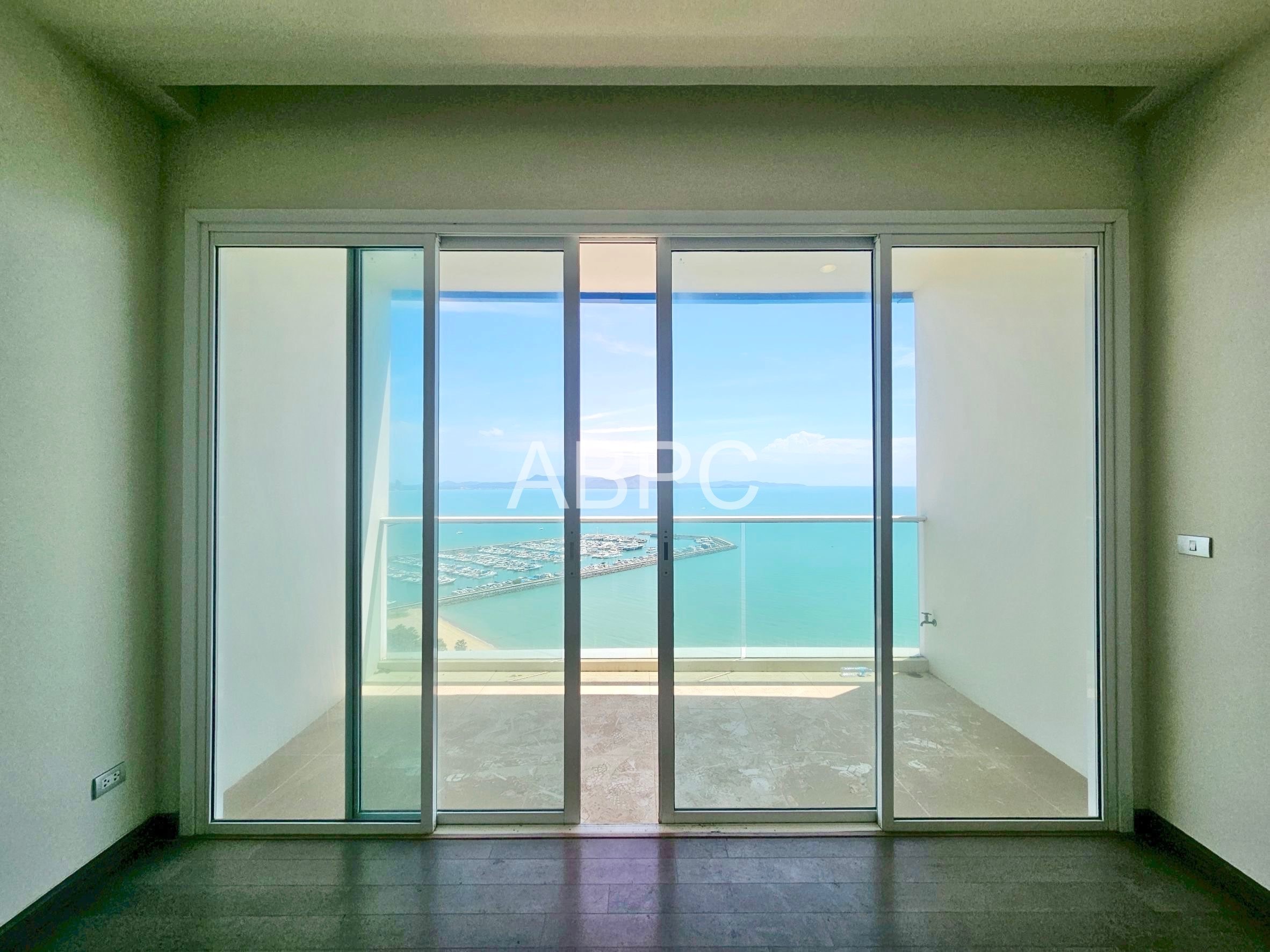 Ocean view Beachfront Condo For Sale In Najomtien photo 8
