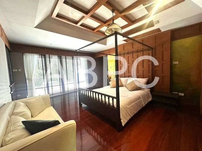 Thai Bali Style Pool Villa 4 bedrooms 5 bathroom Suitable for Business near Jomtien Beach for Sale/Rent photo 13