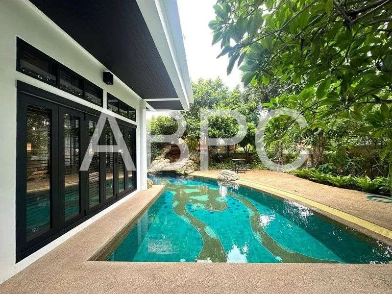 Thai Bali Style Pool Villa 4 bedrooms 5 bathroom Suitable for Business near Jomtien Beach for Sale/Rent photo 4