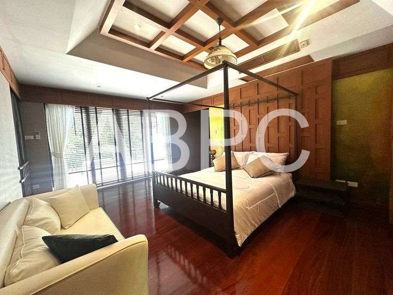 Thai Bali Style Pool Villa 4 bedrooms 5 bathroom Suitable for Business near Jomtien Beach for Sale/Rent photo 14