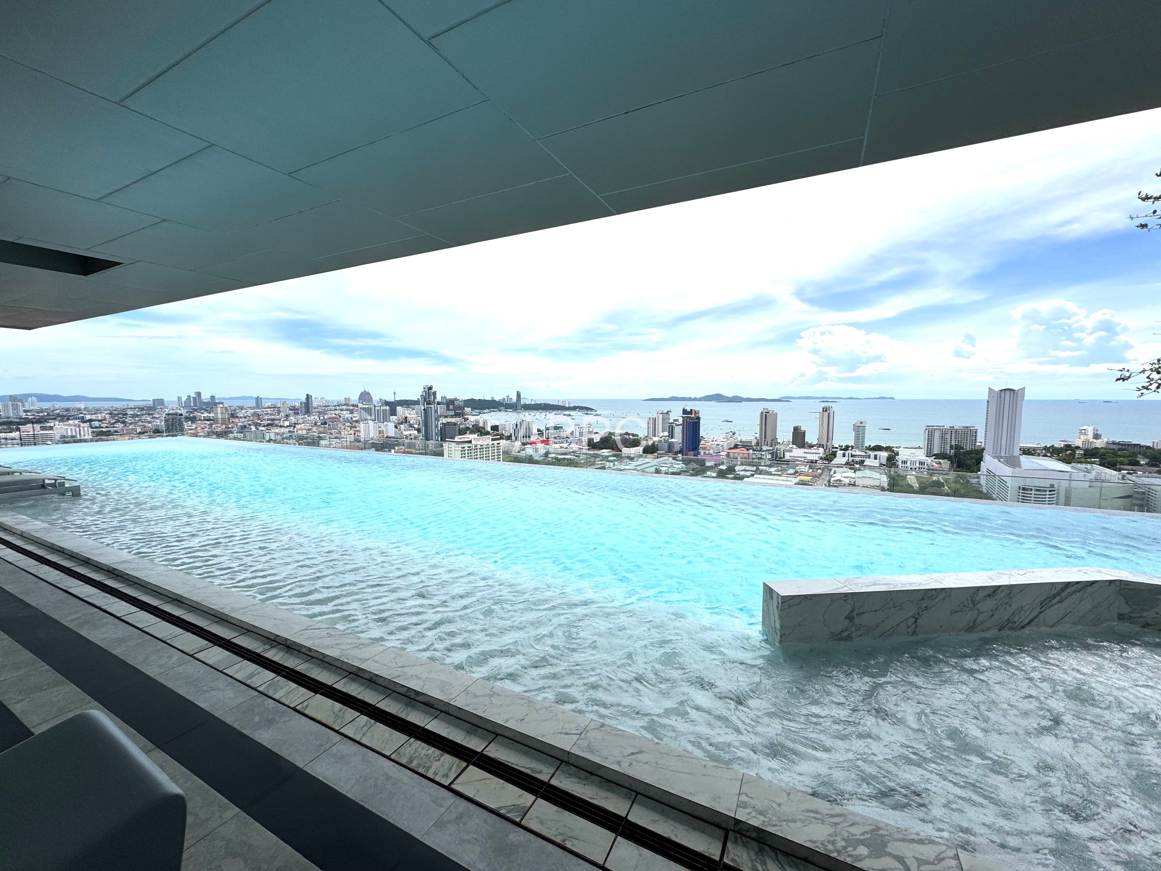 Sea View 2 Bedroom 2 Bathroom in North Pattaya