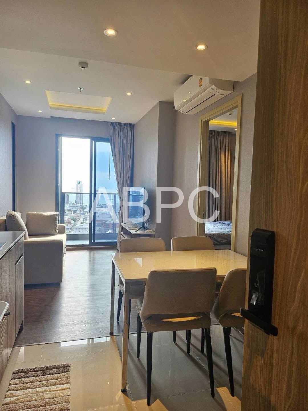 Sea View 2 Bedroom 2 Bathroom in North Pattaya photo 4