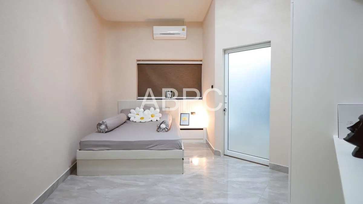 Brand New Ultra Luxury Modern 7 Bed 10+ Bath Pool Villa In Jomtien photo 8
