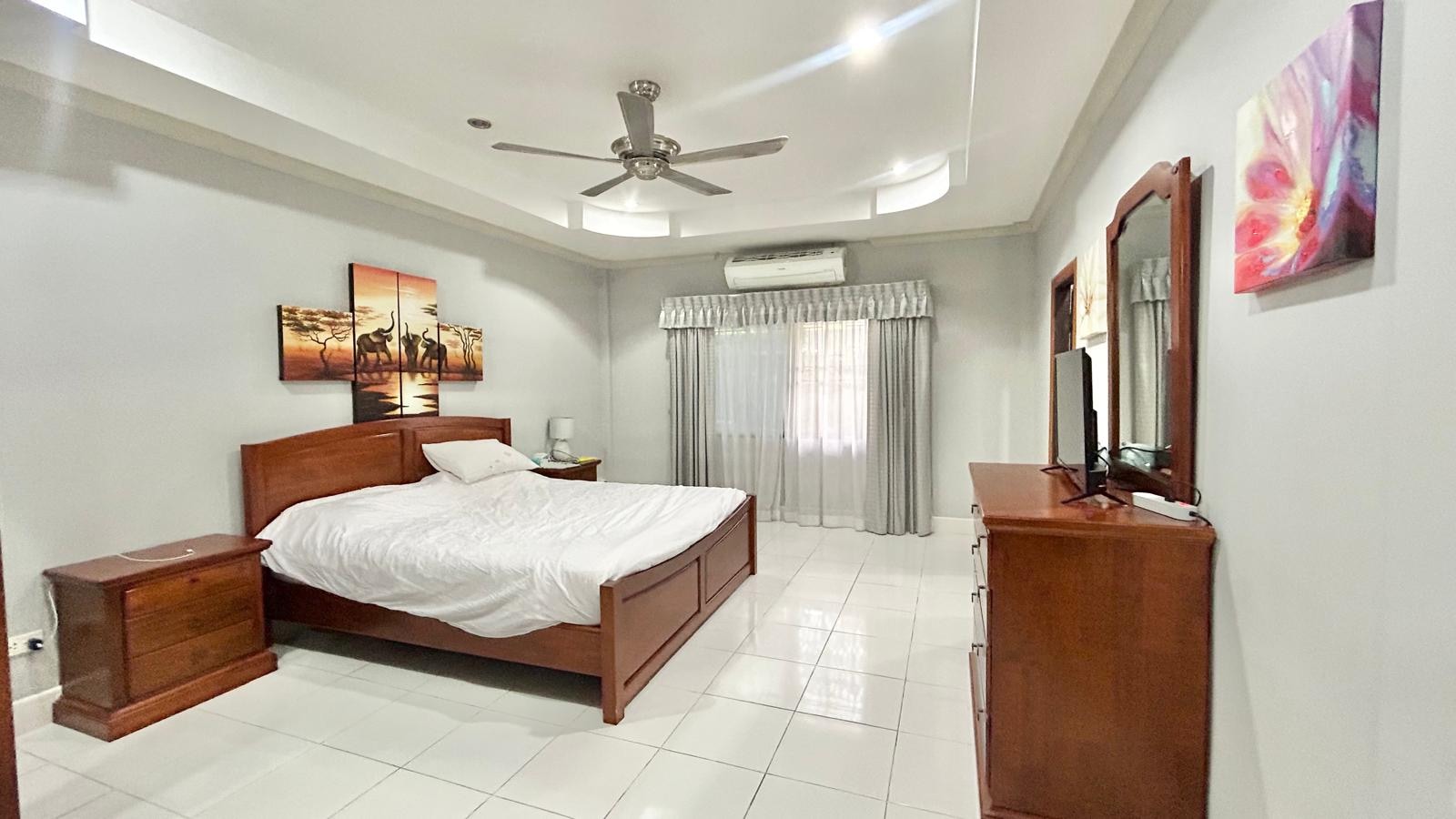 3 Bedroom house For Sale In East Pattaya photo 14