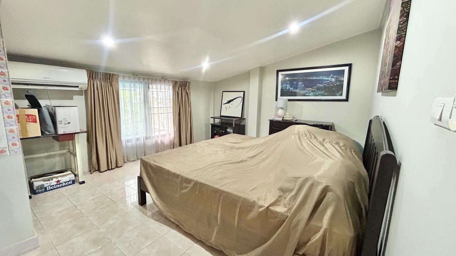 3 Bedroom house For Sale In East Pattaya photo 13