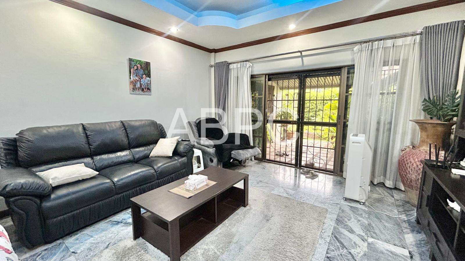 3 Bedroom house For Sale In East Pattaya photo 6