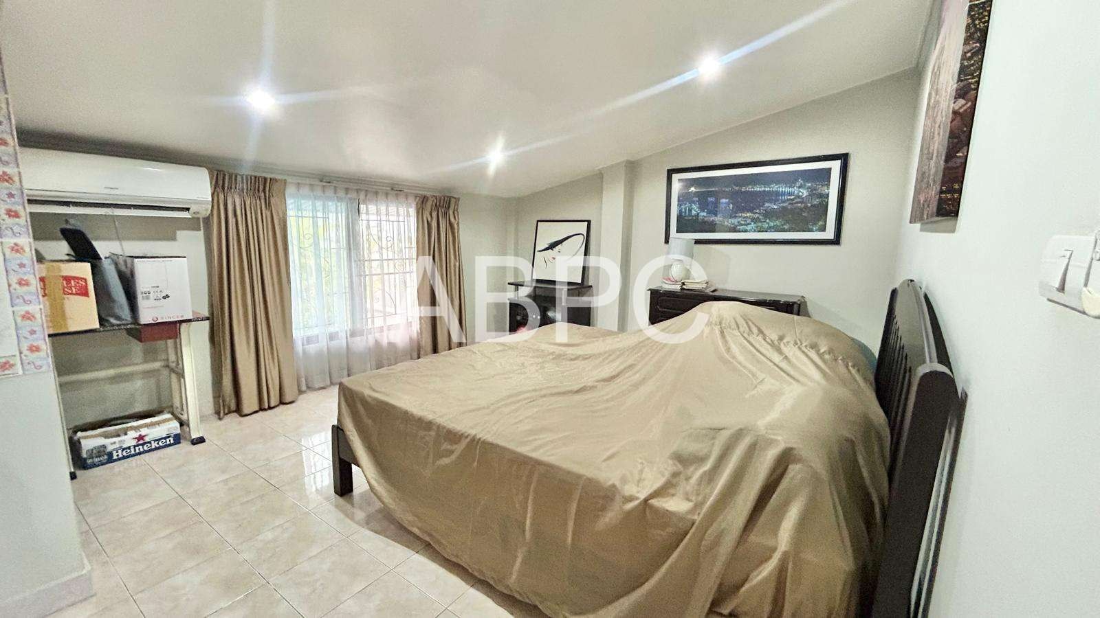 3 Bedroom house For Sale In East Pattaya photo 9