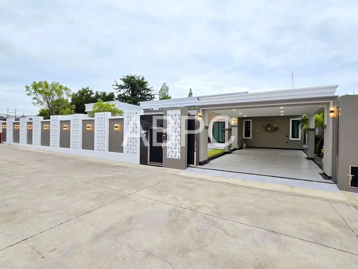 Modern Classic Pool Villa 4 Bedrooms 5 Bathrooms in East Pattata