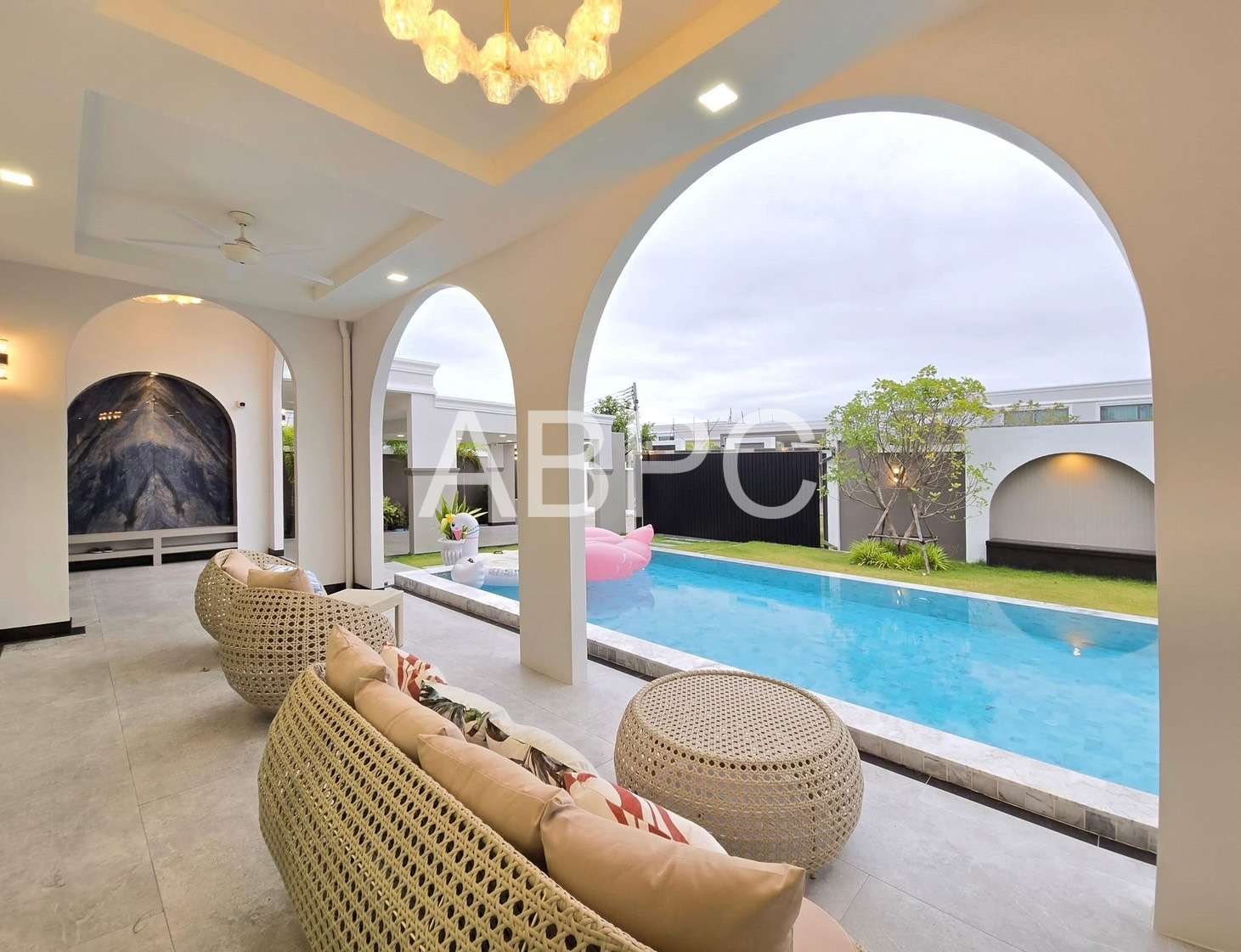 Modern Classic Pool Villa 4 Bedrooms 5 Bathrooms in East Pattata photo 4