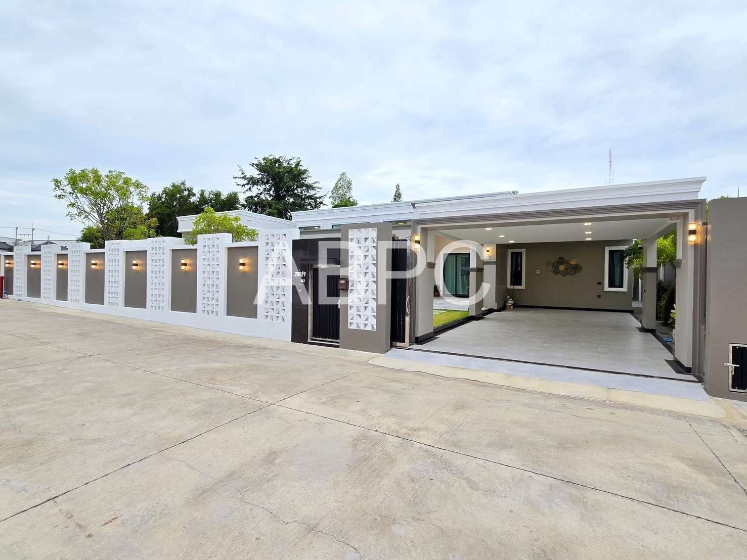 Modern Classic Pool Villa 4 Bedrooms 5 Bathrooms in East Pattata